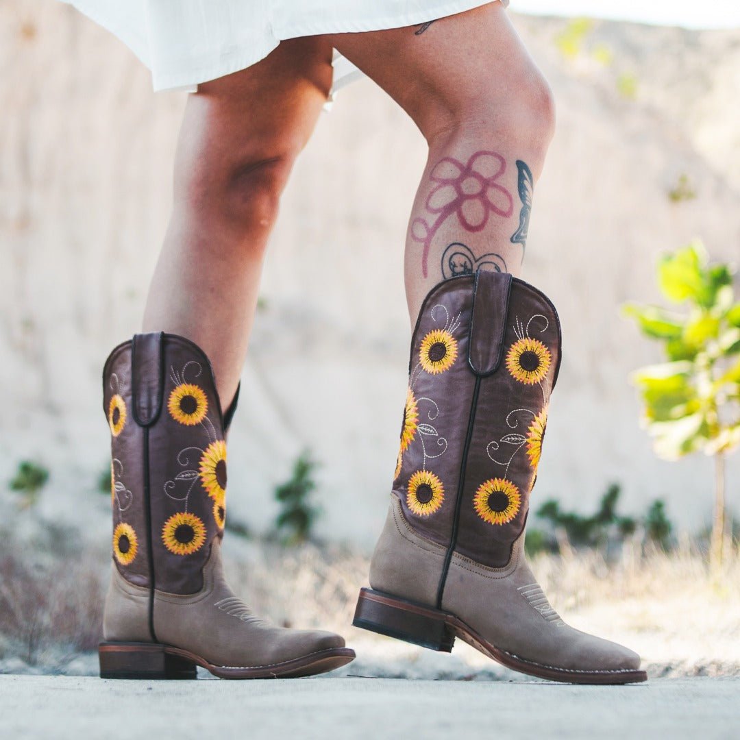 TANNER MARK WOMEN’S Spring Crazy Brown Cowgirl Boots Whit Sunflower Embroidery - Rancho Sementalvariable